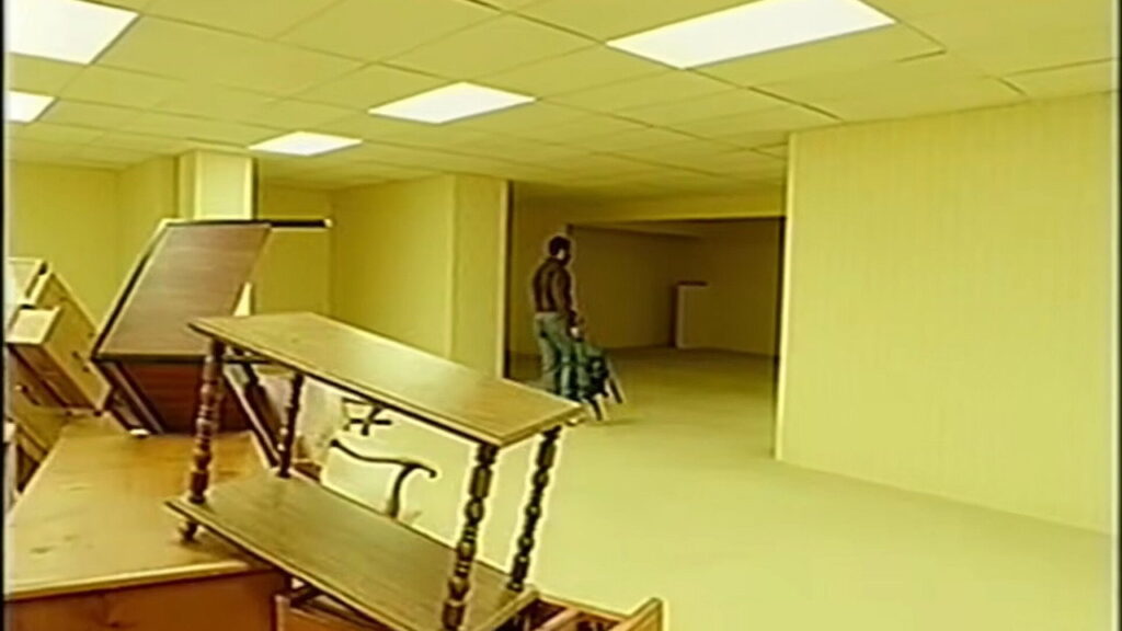 Backrooms (2026): horror-ul A24 inspirat de fenomenul de pe YouTube. Vezi trailerul
